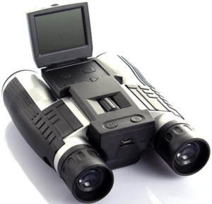 Binoculars with digital camera